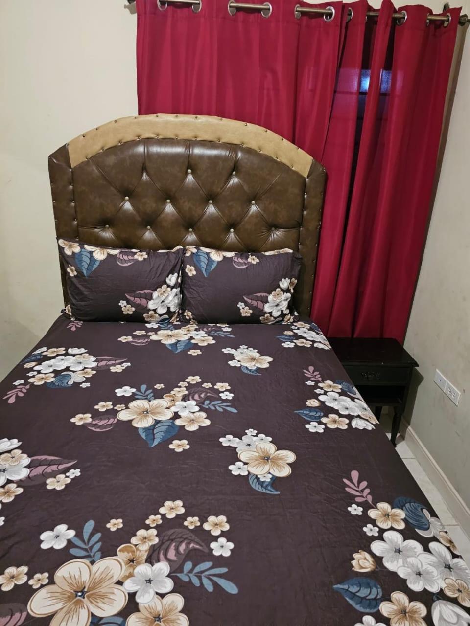 #1 Jacaranda Vacation Home Spanish Town Екстер'єр фото